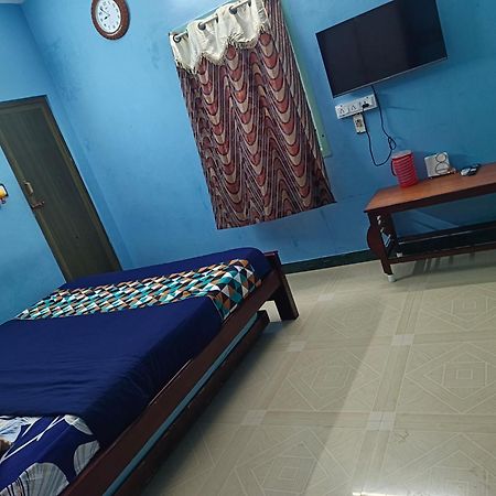 Blue Waves Homestay بونديتْشيري المظهر الخارجي الصورة