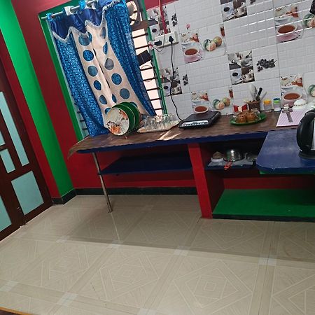 Blue Waves Homestay بونديتْشيري المظهر الخارجي الصورة