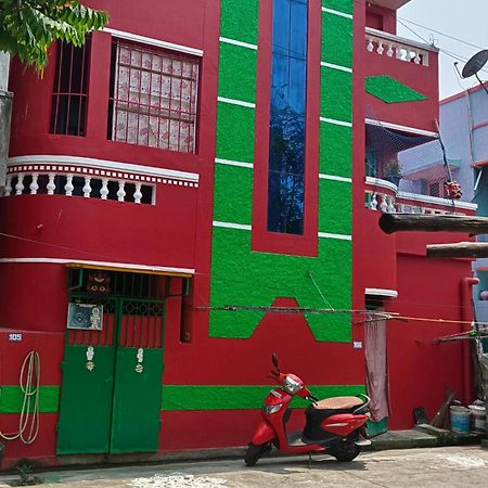 Blue Waves Homestay بونديتْشيري المظهر الخارجي الصورة