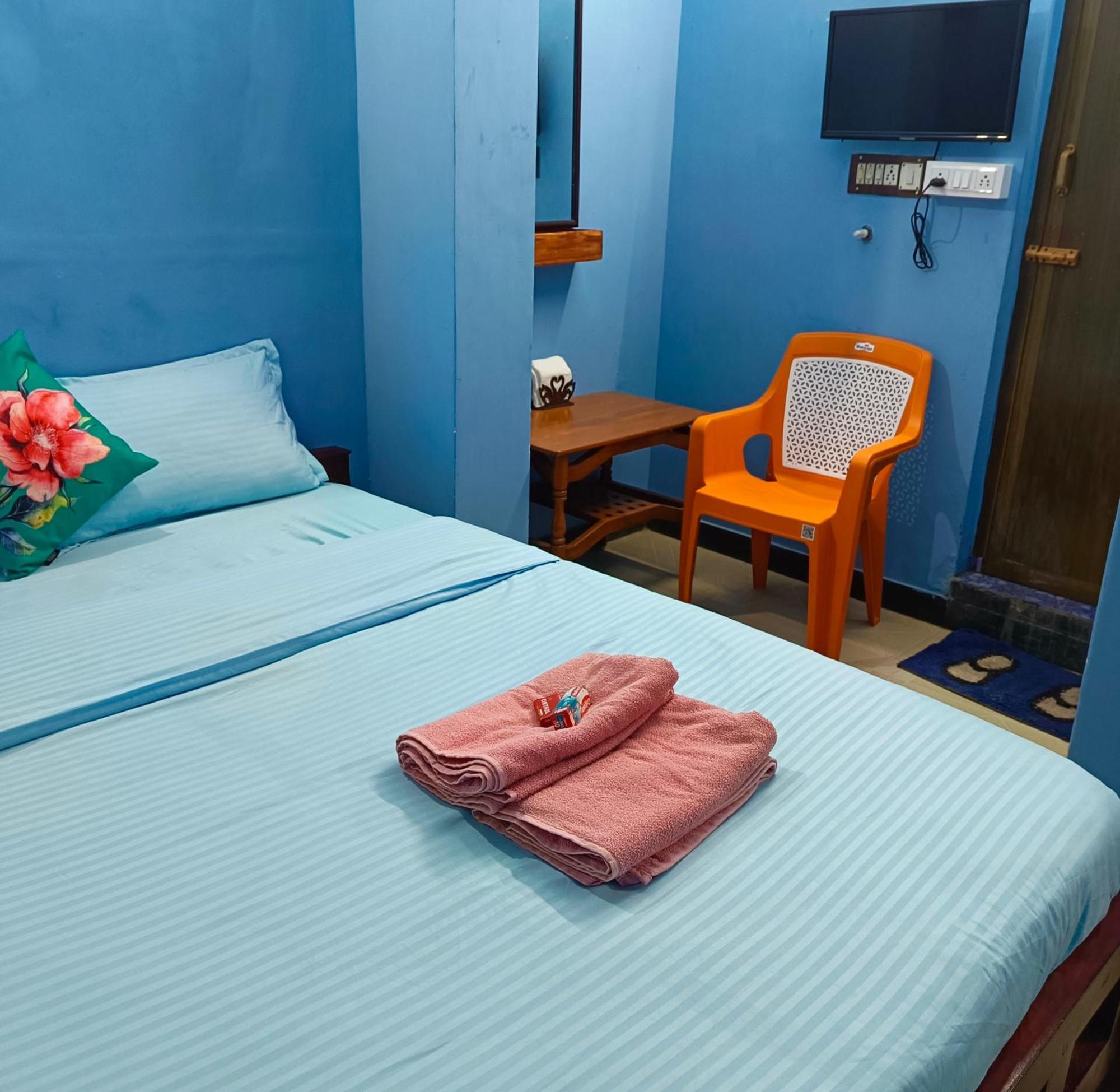 Blue Waves Homestay بونديتْشيري المظهر الخارجي الصورة
