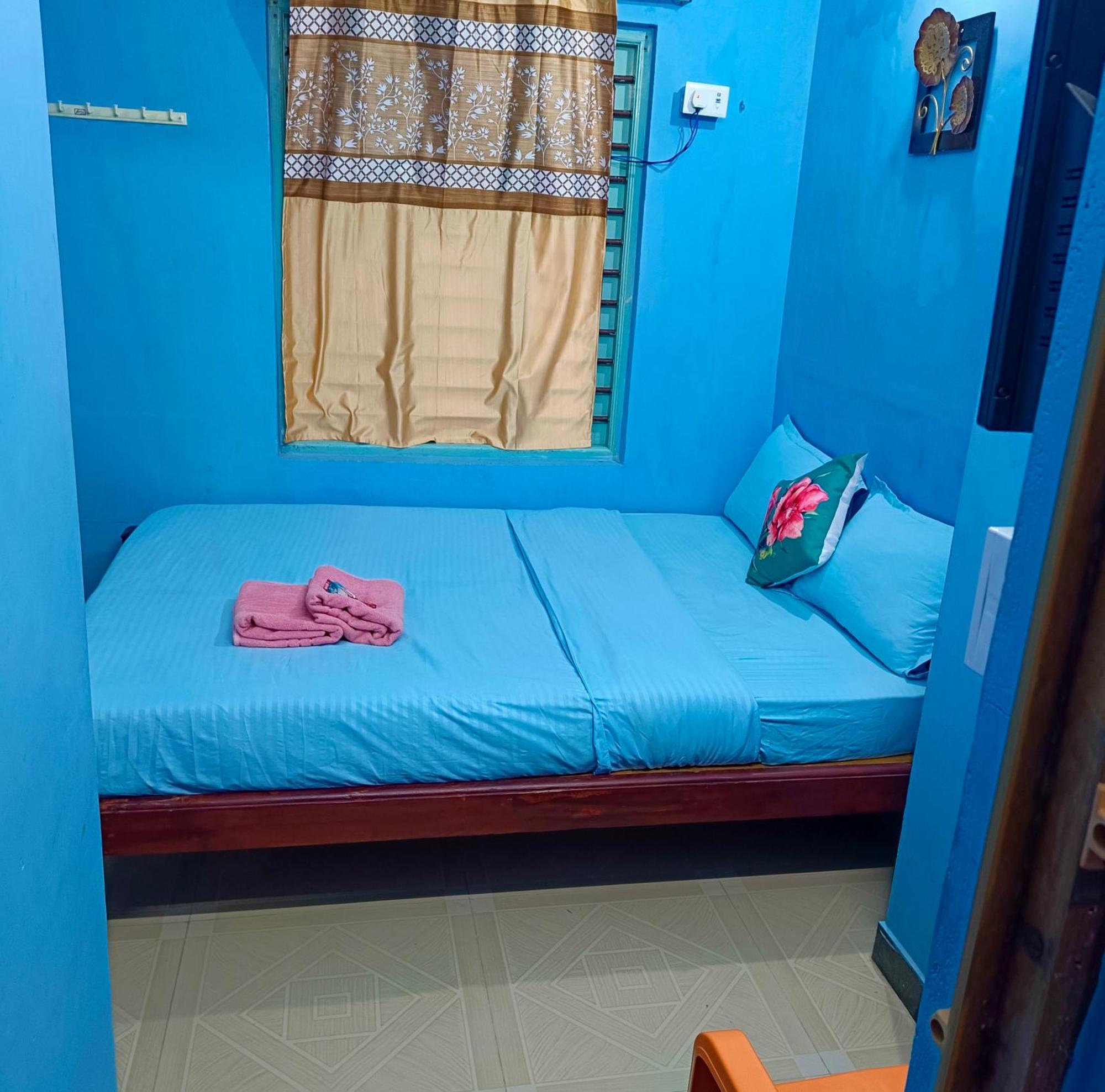 Blue Waves Homestay بونديتْشيري المظهر الخارجي الصورة