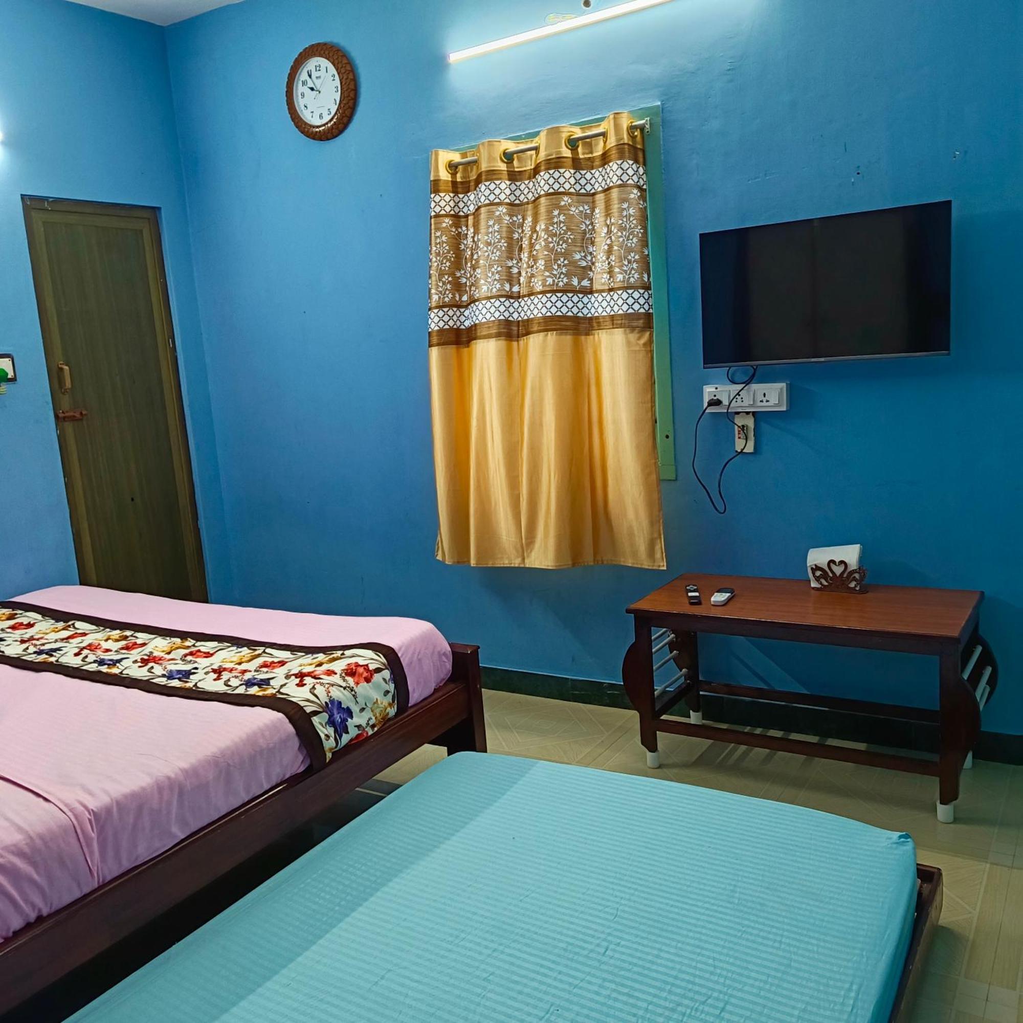 Blue Waves Homestay بونديتْشيري المظهر الخارجي الصورة