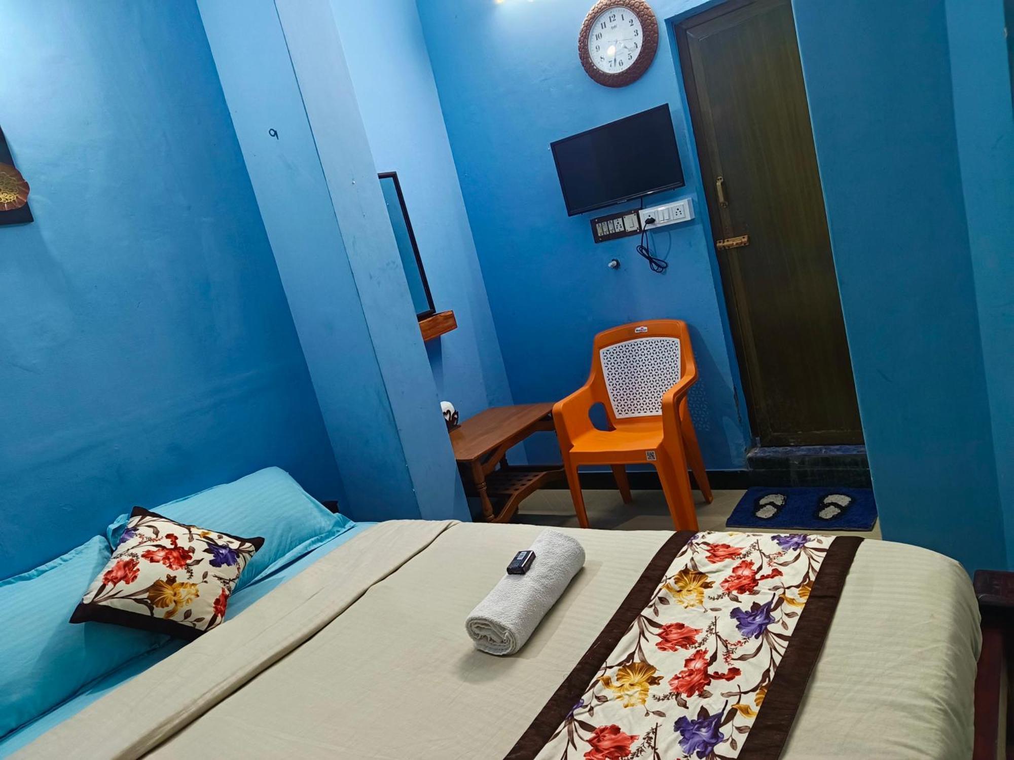 Blue Waves Homestay بونديتْشيري المظهر الخارجي الصورة