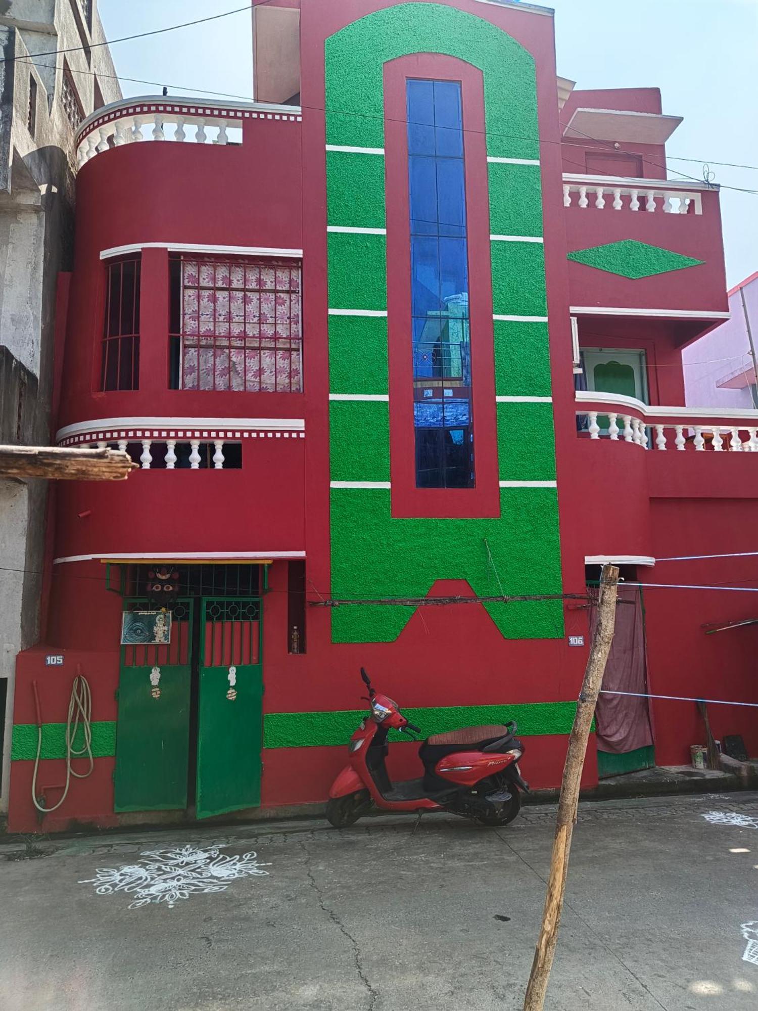 Blue Waves Homestay بونديتْشيري المظهر الخارجي الصورة