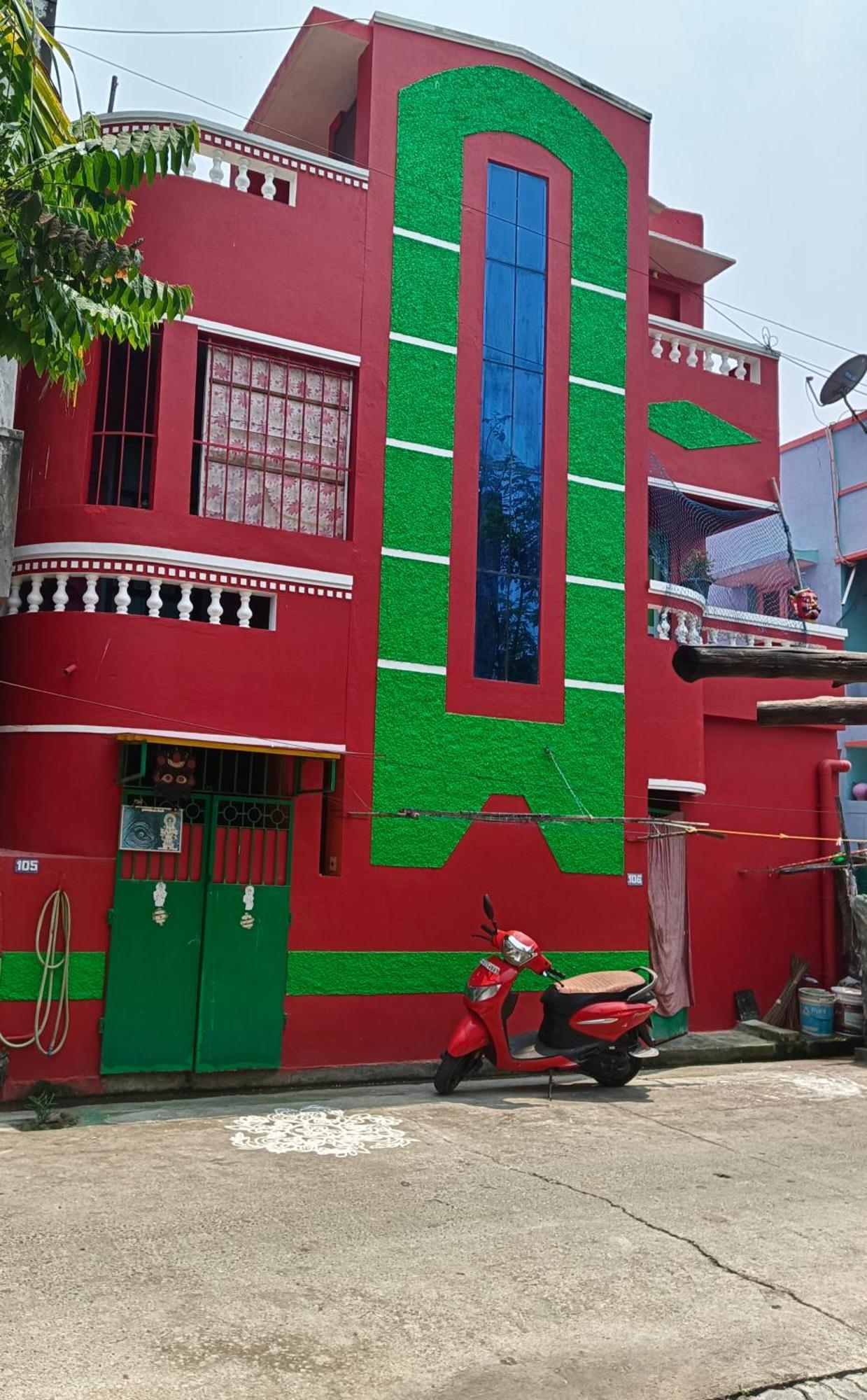 Blue Waves Homestay بونديتْشيري المظهر الخارجي الصورة
